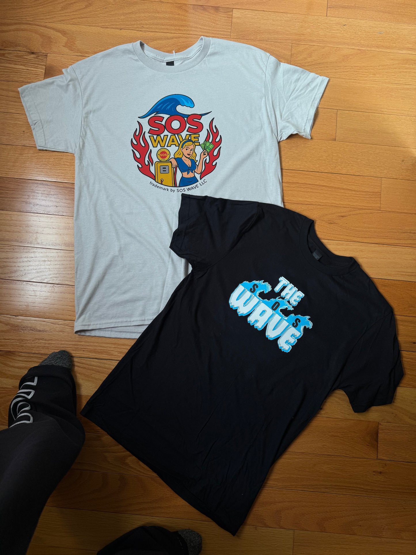 SOS Waviana Graphic Tee